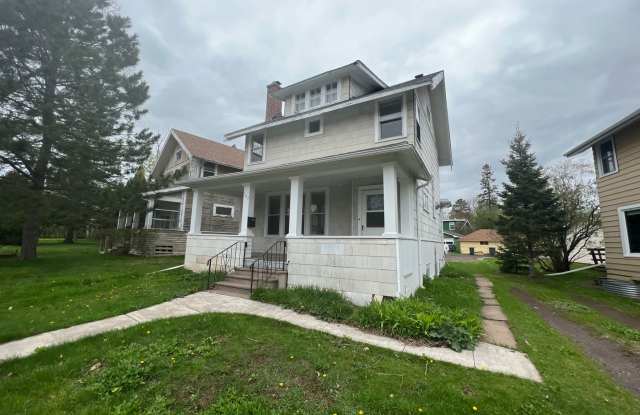 AVAILABLE JUNE - 3 BED 1 BATH NEAR CAMPUS photos photos