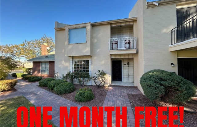 SPACIOUS 2 BEDROOM TOWNHOME IN LAS VEGAS COUNTRY CLUB - 596 Tam O Shanter, Winchester, NV 89109