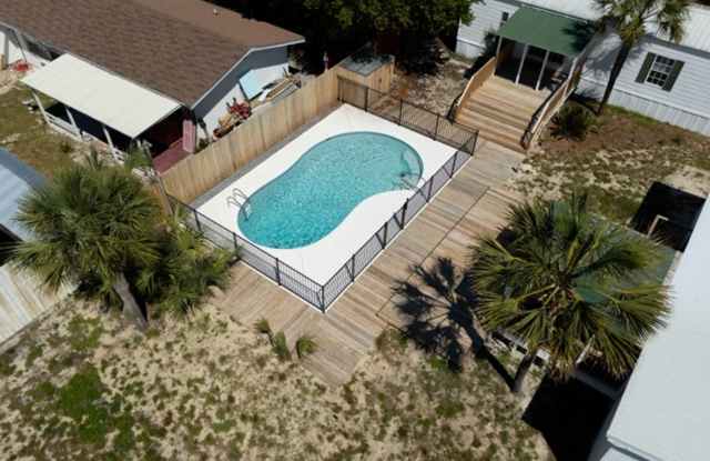 Three-bedroom and two-bathroom pool!! photos photos