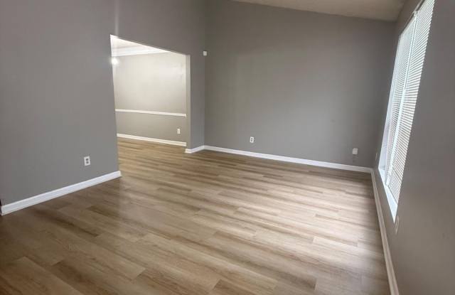 1579 Picadilly Court NE Gallery 3
