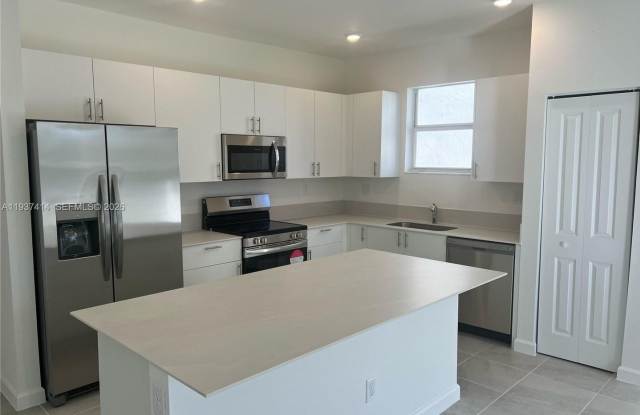 2422 SE 30th Street 0, Homestead, FL 33035 photos photos