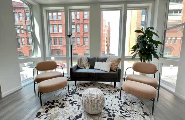 725 W Pratt photos photos