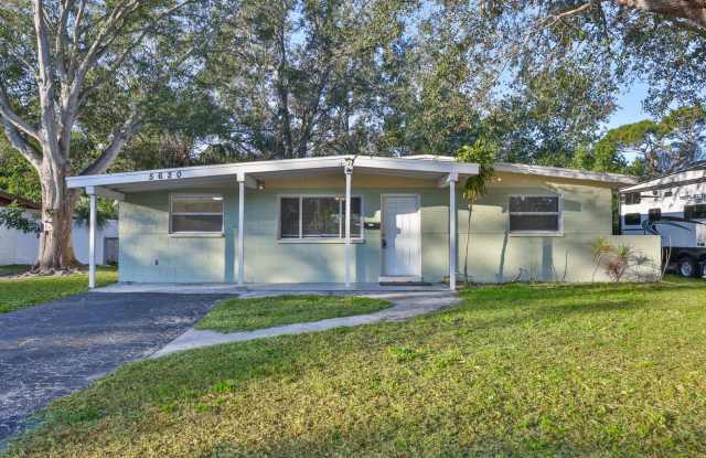 Charming 2Bed/1Bath Home in North East St Pete! photos photos