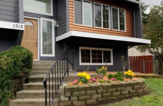 1518 Dayton Ct NE Gallery 2