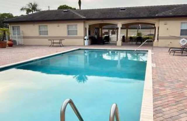 2060 Greenview Shores Boulevard, Wellington, FL 33414 - 2733 photos photos