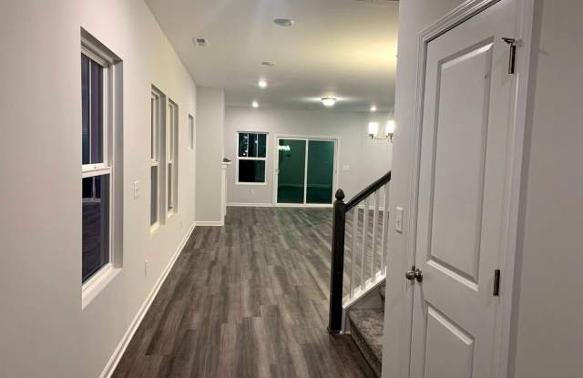 501 Sage Oak Lane Gallery 3