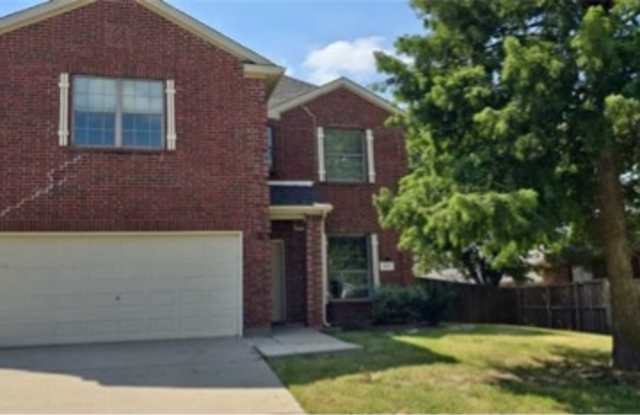 107 Creekside Drive - 107 Creekside Drive, Sanger, TX 76266