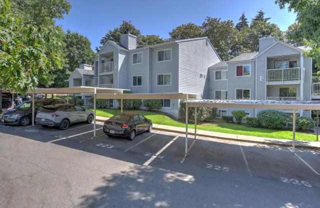 This ground floor corner-unit condo Gallery 4