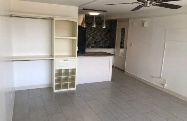 Upgraded Studio Unit at the Five Regents in Convenient Salt Lake w/ Parking Gallery 3