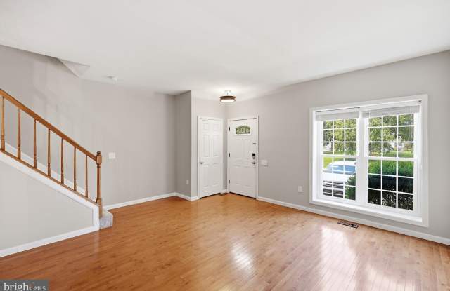 7253 STOVER Drive Gallery 3