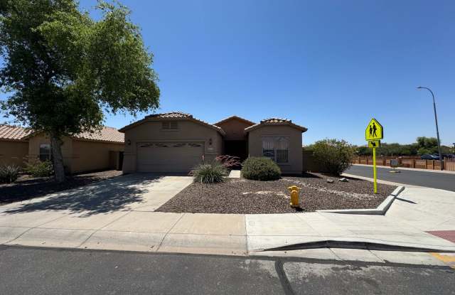NEW PAINT, NEW CARPET Spacious 3 bedroom plus den, 2 bath home photos photos