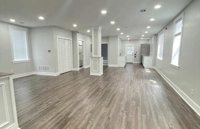 1323 LINDLEY Avenue unit: 2 photos photos