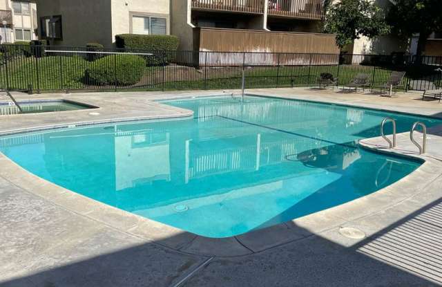 Beautiful 2 Bed / 2 Bath Upstairs Condo In Colton! photos photos