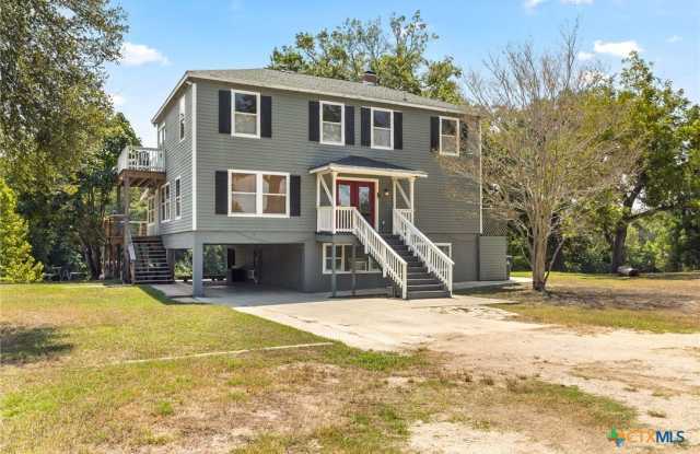 1105 Lakeview Drive - 1105 Lakeview Drive, Guadalupe County, TX 78155