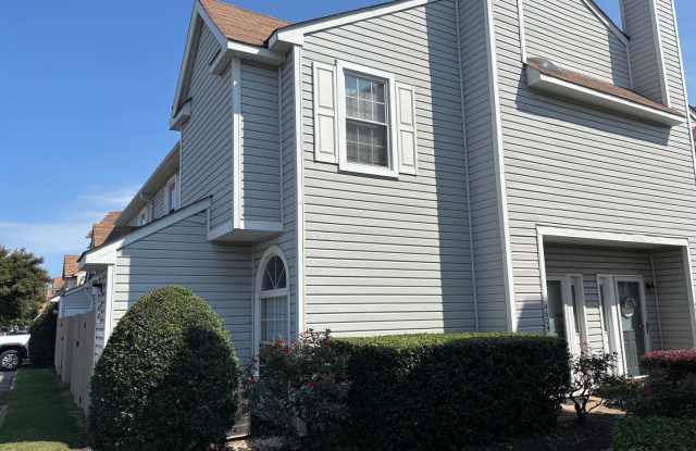 3 bedroom 2.5 bath townhouse in Virginia Beach Gallery 1