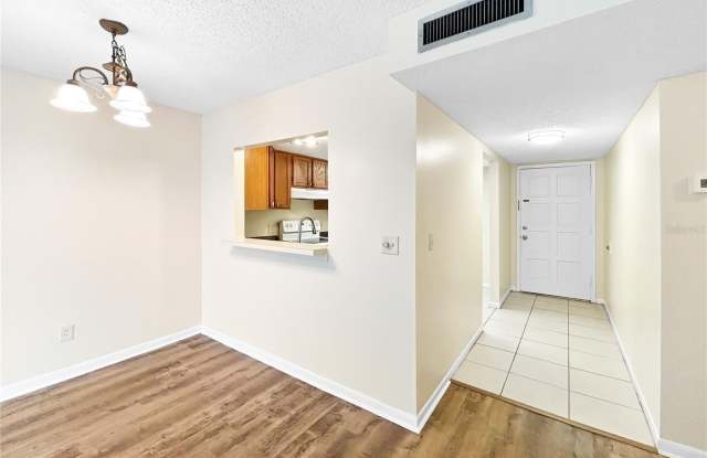 6336 NEWTOWN CIRCLE Gallery 4