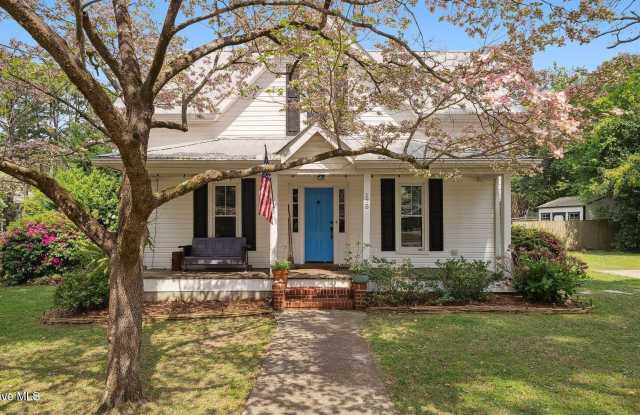 175 W Maine Avenue - 175 West Maine Avenue, Southern Pines, NC 28387