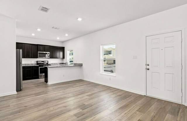 New Build 3 Bedroom Condo in West San Antonio Gallery 4