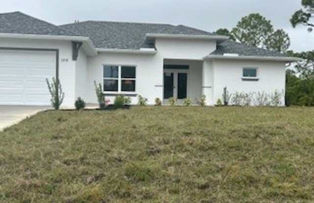 Coming Soon 4/2 Newer Construction photos photos