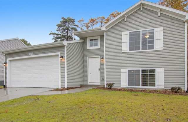 2701 Plover Drive Southeast - 2701 Plover Drive Southeast, Kentwood, MI 49508