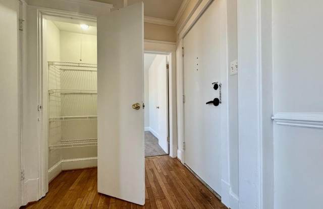 3024 WISCONSIN Avenue NW Gallery 4
