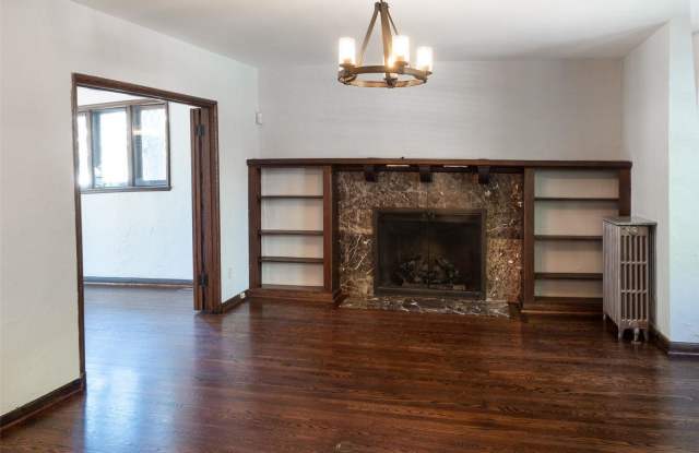 7478 Stratford Avenue Gallery 3