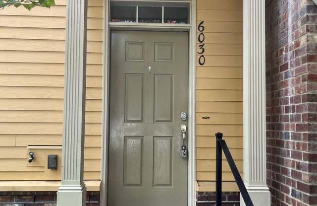 6030 NE Maidstone Street ~ Luxurious & Spacious Townhome Gallery 3