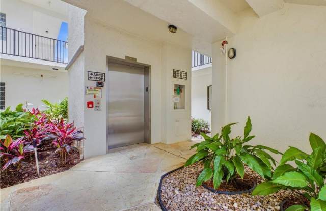 5157 FLORIA Way Gallery 3
