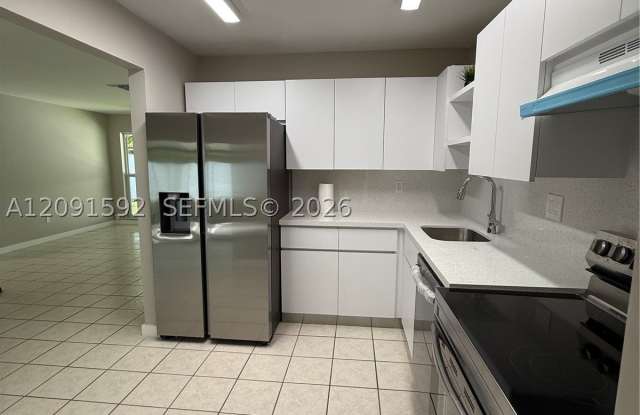 19433 SW 103rd Ct Gallery 4