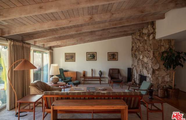 2701 Lake Hollywood Dr photos photos