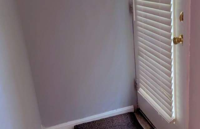 3300 YELLOW FLOWER Road Gallery 3