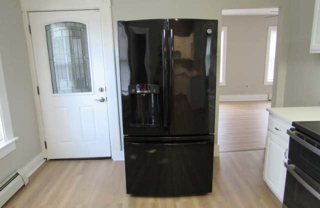 15 Robillard St Gallery 2