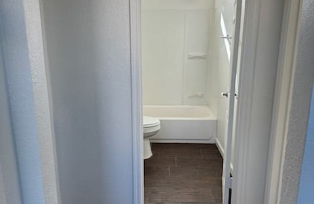 1319 West Vogel Avenue - 3 photos photos