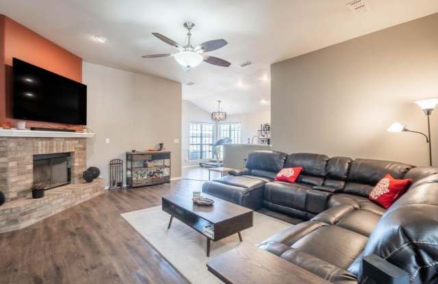 809 Nolan Ryan Dr Gallery 3