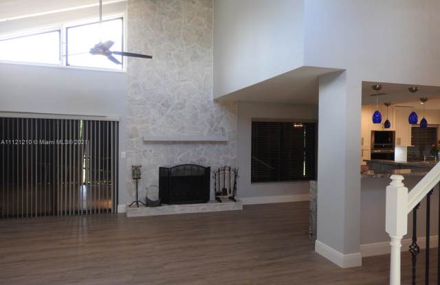 8911 NW 67th Ct Gallery 3