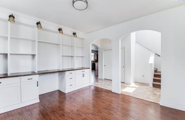 1815 Sunshine Avenue Gallery 4