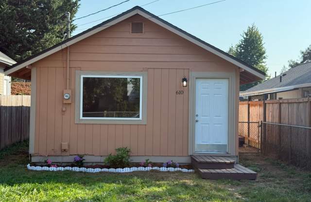 Charming Updated Cottage in the Heart of Monroe - 610 Roberts Street, Monroe, WA 98272