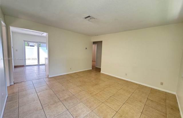 606 SW 5th Avenue 606, Fort Lauderdale, FL 33315 Gallery 4