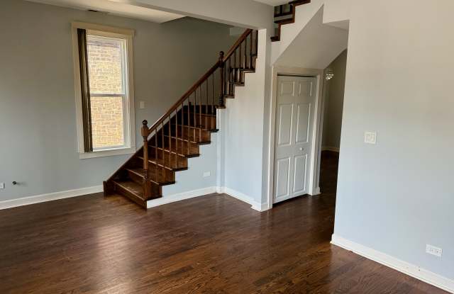 2225 South Oakley Avenue photos photos