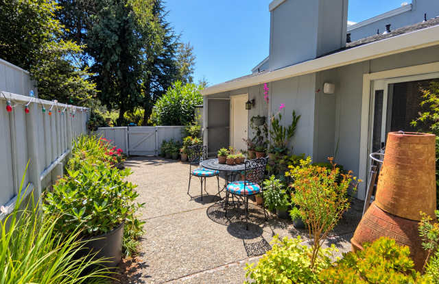 Charming 2BR/1.5BA Condo in Spindrift – Aptos, Near Rio Del Mar Beach Gallery 3
