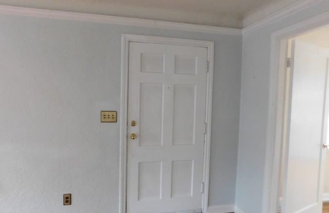 Two Story Single Family House with 2.5 Car Garage Gallery 4