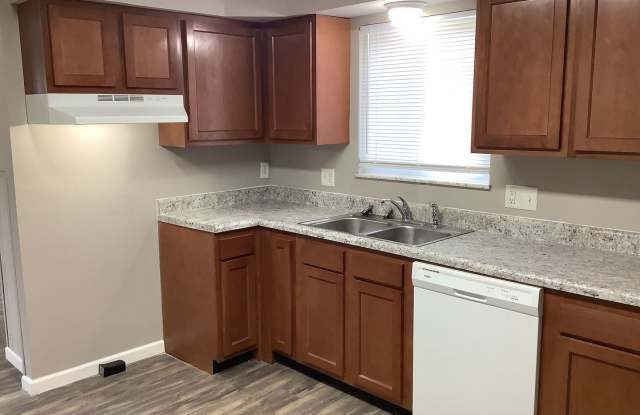 10915 Fernhill Drive, Gallery 4