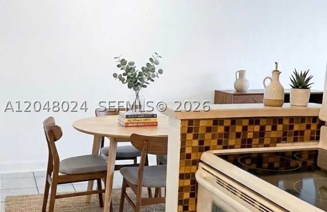 3105 Oakland Shores Dr Gallery 3