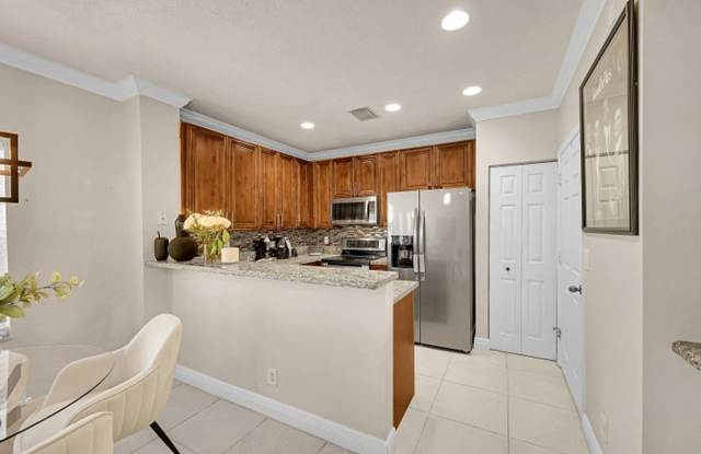 410 NE 1st Avenue, Pompano Beach, FL 33060 photos photos