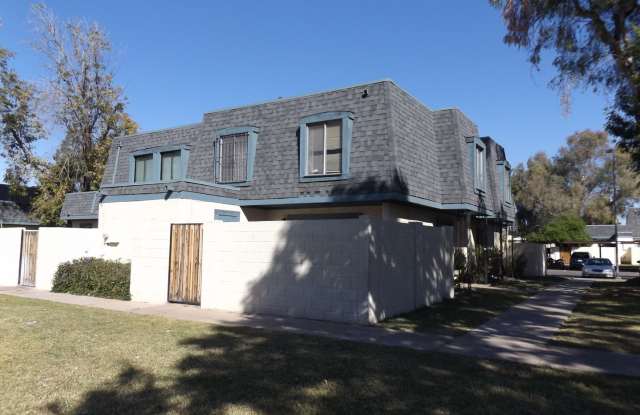 AVAILABLE NOW!!! - 8112 North 32nd Drive, Phoenix, AZ 85051