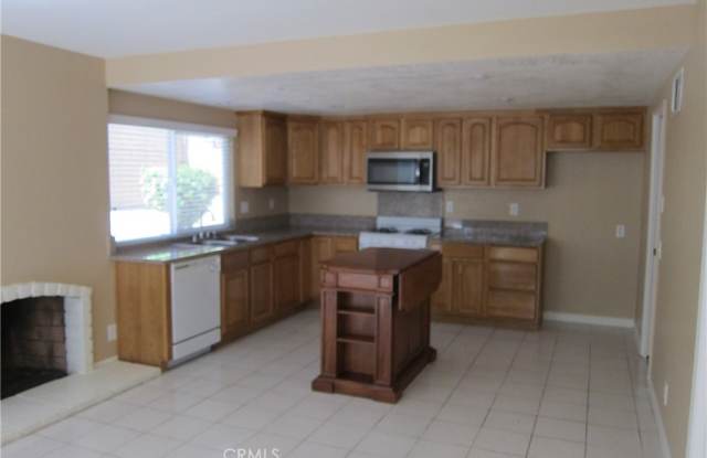 25 Edgebrook Drive Gallery 4