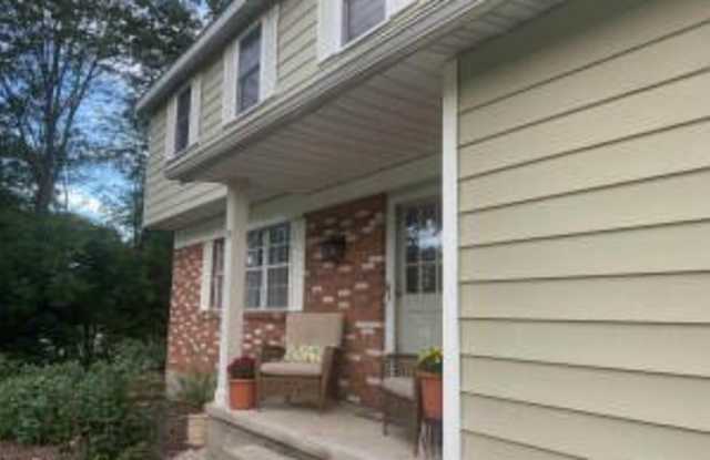 53 Tamarack Trail - 53 Tamarack Trail, Saratoga Springs, NY 12866
