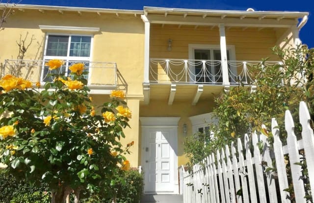 215 PL S POINSETTIA - 215 18th Place, Manhattan Beach, CA 90266