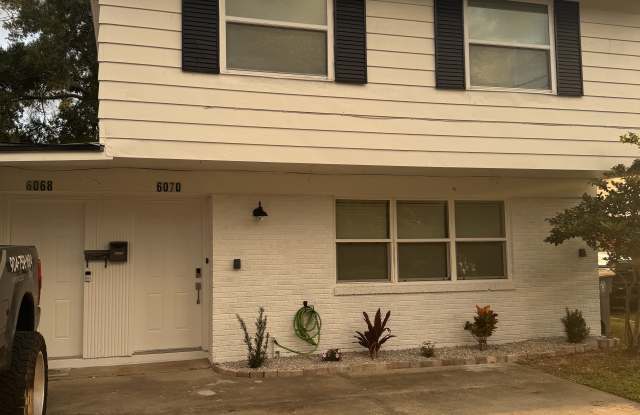 6070 Longchamp Dr - 6070 Longchamp Drive, Jacksonville, FL 32244