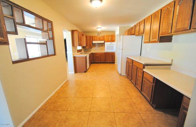 1538 E Clover -- Gallery 3
